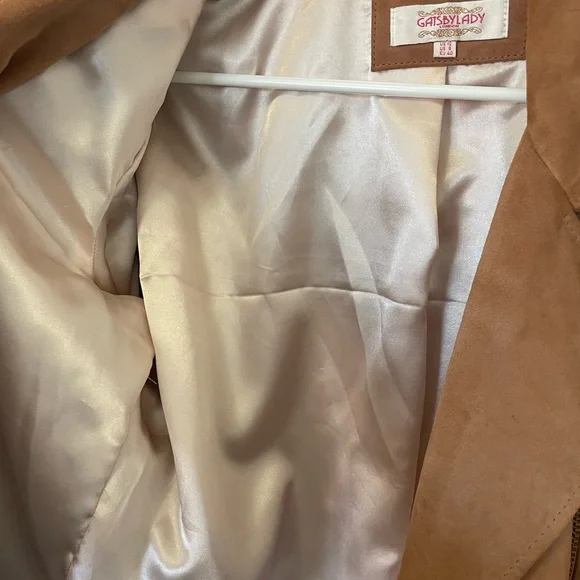 GatsbyLady London 100% Lamb Leather Cropped Moto Jacket Tan and Gold Hardware - Picture 11 of 13